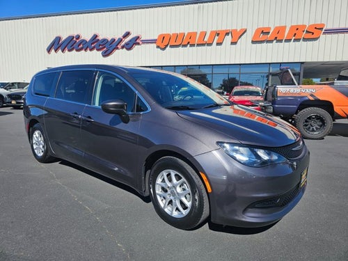 2023 Chrysler Voyager LX