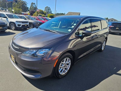 2023 Chrysler Voyager LX