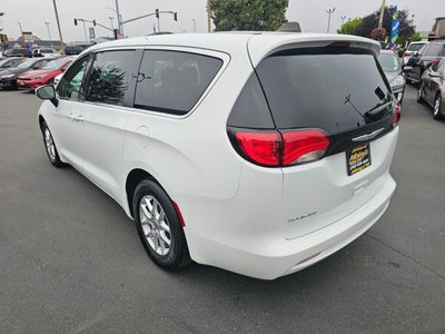 2023 Chrysler Voyager LX