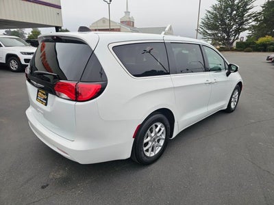 2023 Chrysler Voyager LX