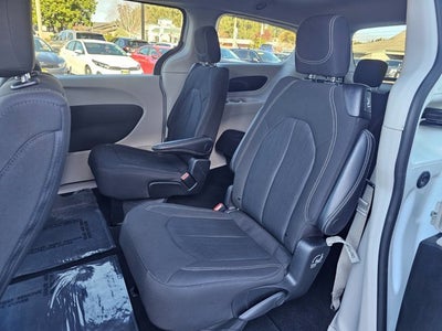 2024 Chrysler Voyager LX