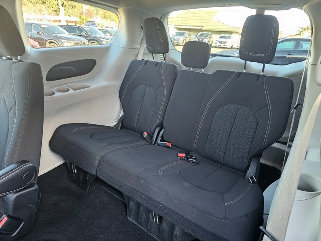 2024 Chrysler Voyager LX