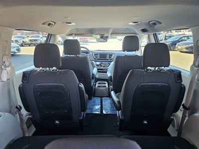 2024 Chrysler Voyager LX