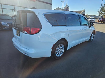 2024 Chrysler Voyager LX
