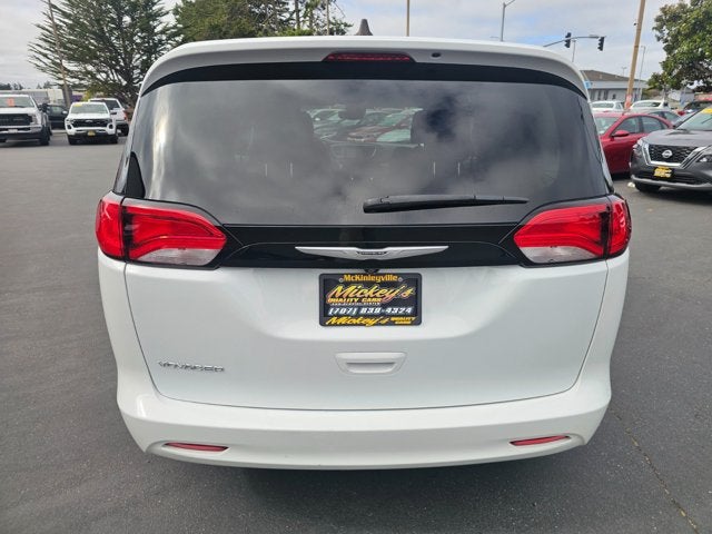 2023 Chrysler Voyager LX