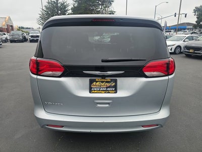 2023 Chrysler Voyager LX